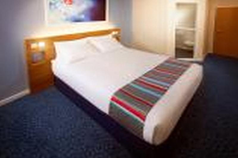 Travelodge Челмсфорд Екстериор снимка