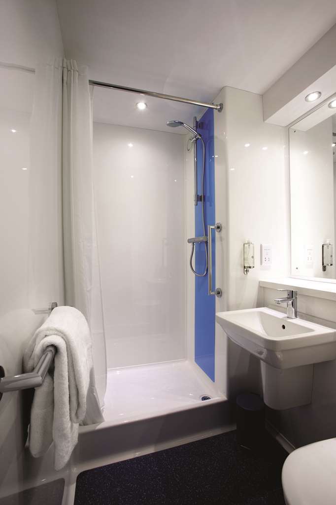 Travelodge Челмсфорд Стая снимка