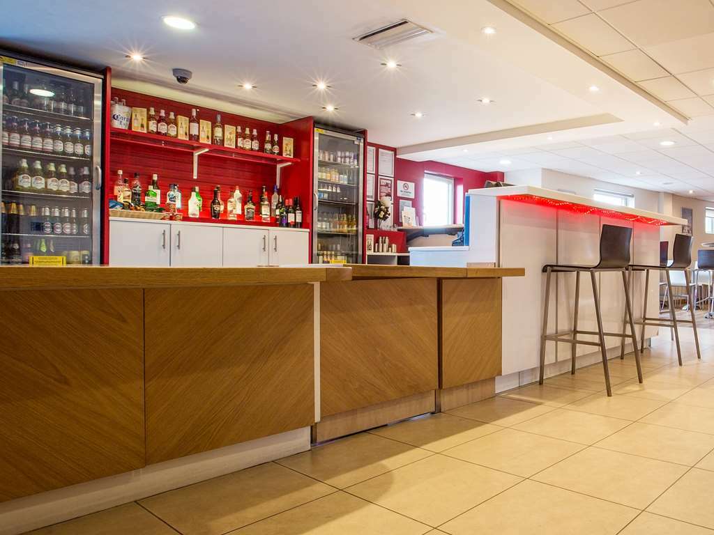 Travelodge Челмсфорд Ресторант снимка